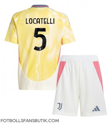 Juventus Manuel Locatelli #5 Replika Bortatröja Barn 2024-25 Kortärmad (+ Korta byxor)